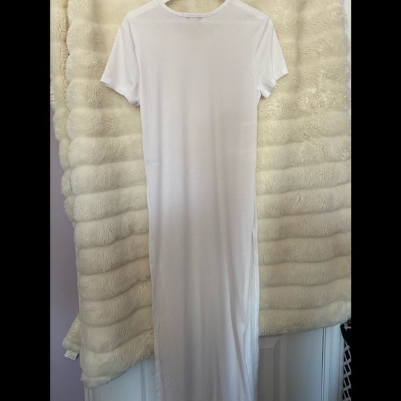 Long Short sleeve t-shirt with slit - Picture 2 of 2